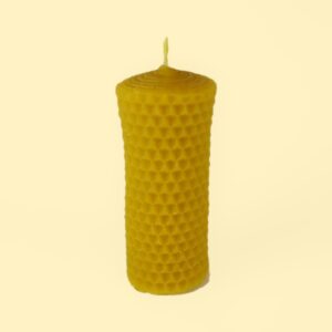 Gegossene Wabenkerze in Rollkerzen-Optik aus Bienenwachs, 70 g
